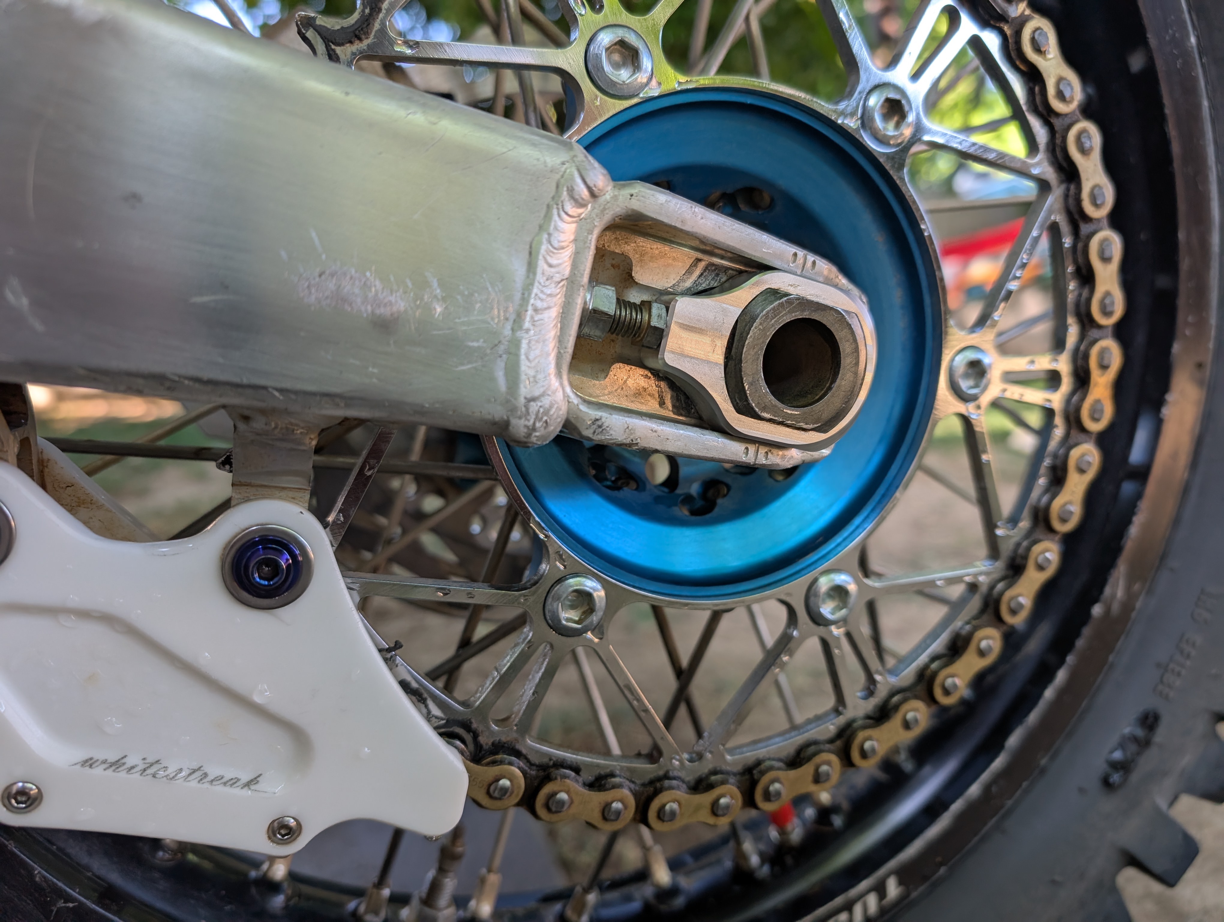 whitestreak axle block 03.jpg